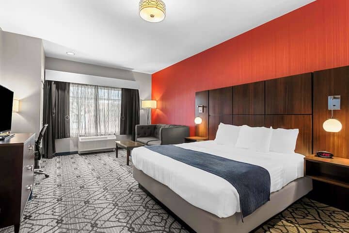 Room 10 of 35