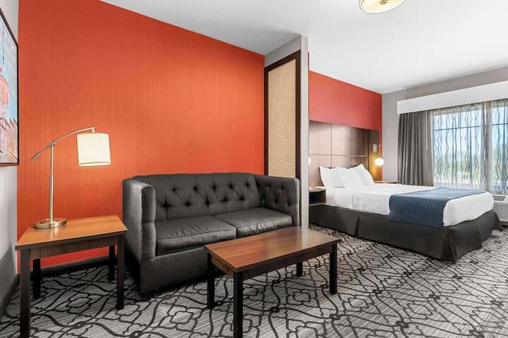 Room 6 of 35